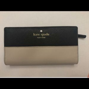 Kate spade medium sized wallet